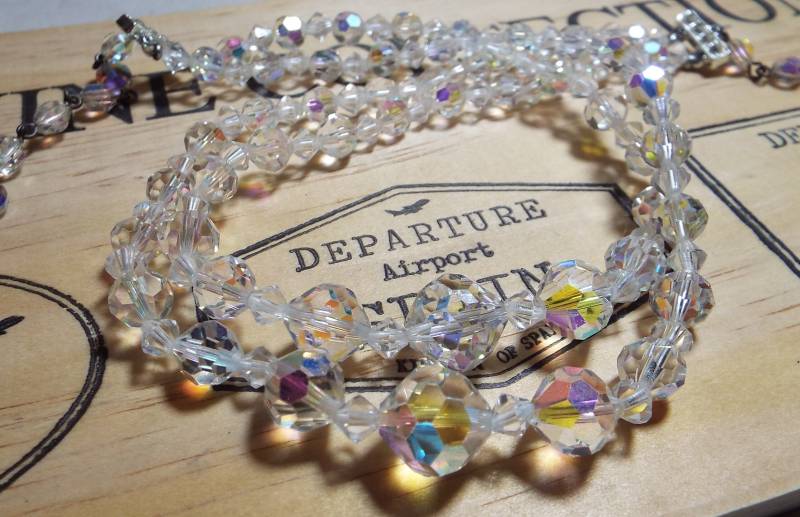 Aurora Borealis Doppel Strang Unsigniert Halskette Sehr Hübsche Perlen von EyeMusic