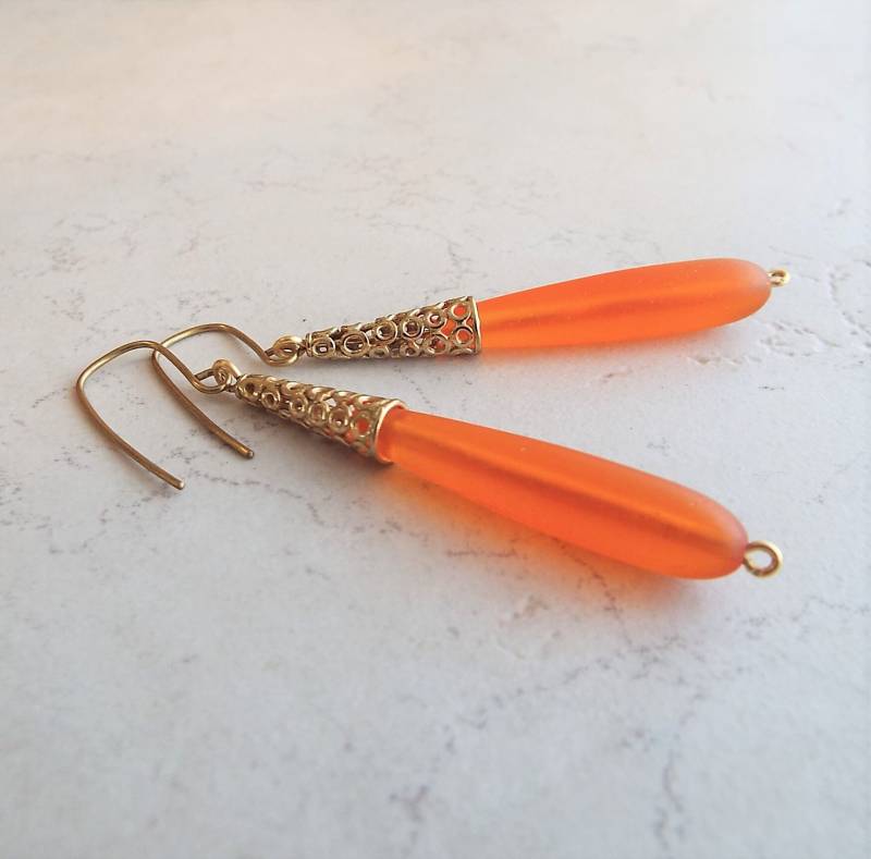 Tangerine Meer Glas Teardrop Vintage Stil Ohrringe Mit Messing Ohr Drähte von EyeMusic