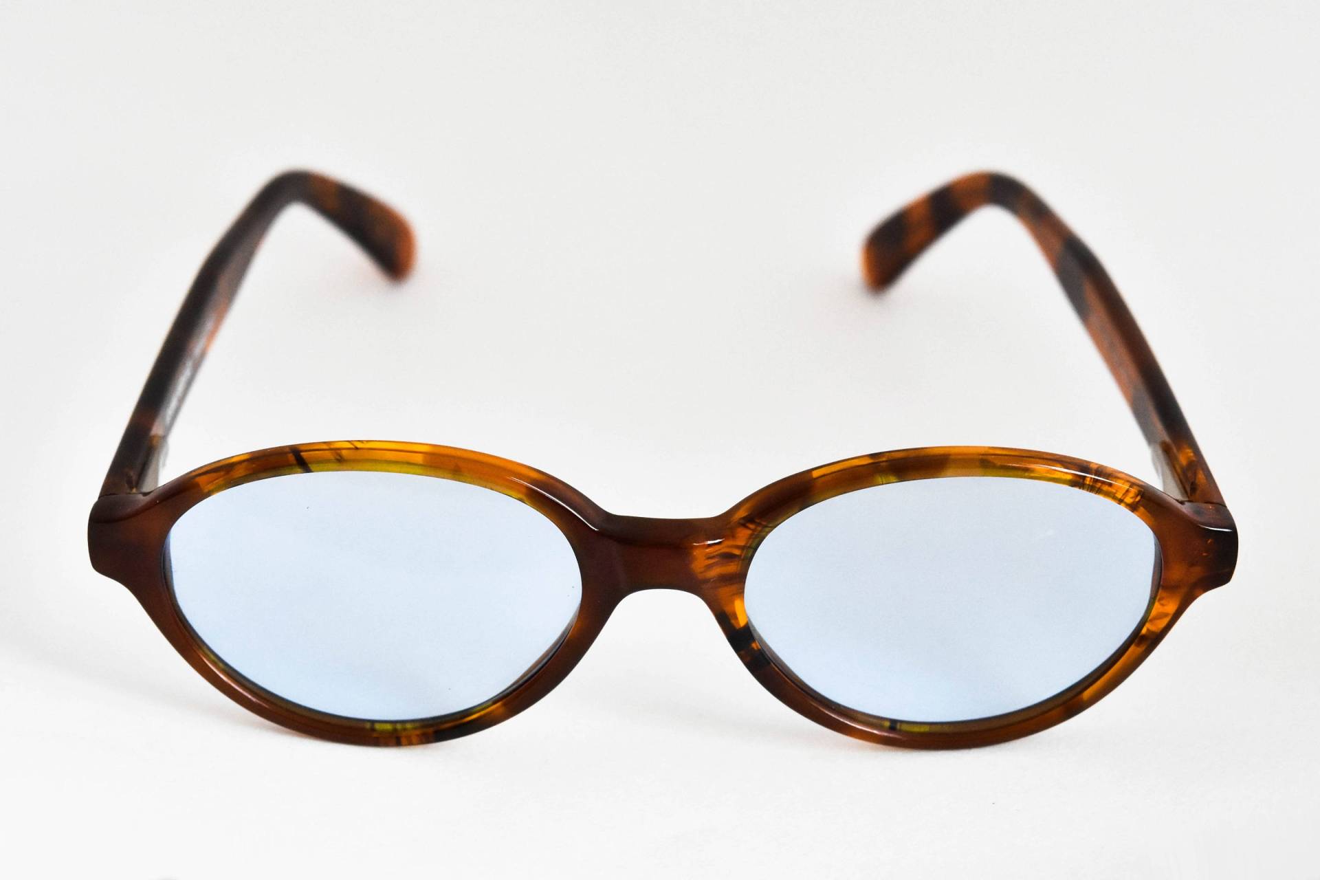 Gianni Versace Sonnenbrille Mod. V54 Oberst A08 Brown Tortoise Himmelblau Objektiv 50-17-132 Hergestellt in Italien Gianni Versace Sonnenbrille Mod. V54 Oberst A08 Brown Tortoise Himmelblau Objektiv 50-17-132 Hergestellt in Italien von EyeQGlasses
