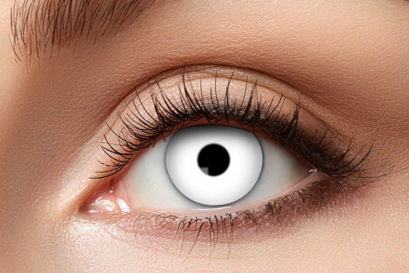 Eyecatcher Jahreslinsen White Zombie Kontaktlinse mit Minus Sehstärken von Eyecatcher