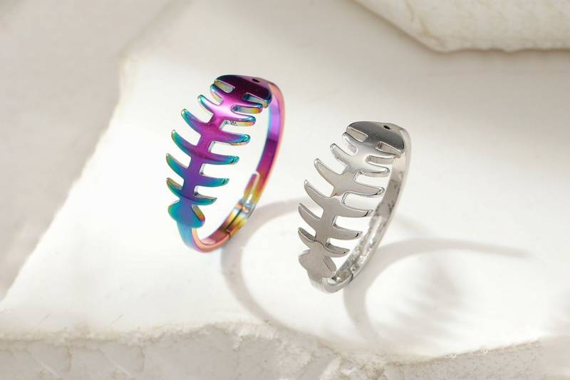 Eyecatcher Fingerring Fischkräten Ring Fishbone One Size verschiedene Farben, Statement Ring, Fischkräten, Größenverstallbar von Eyecatcher