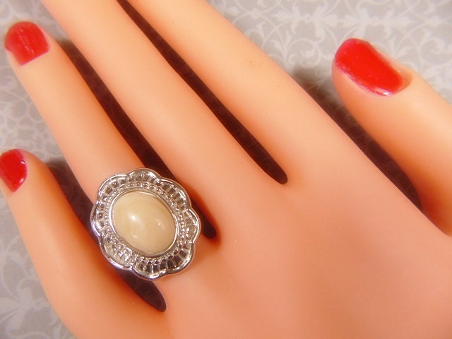 Vintage Silber Und Tan Cabochon Ring Größe 6, 75 - R-273 von EyecatchersAttic