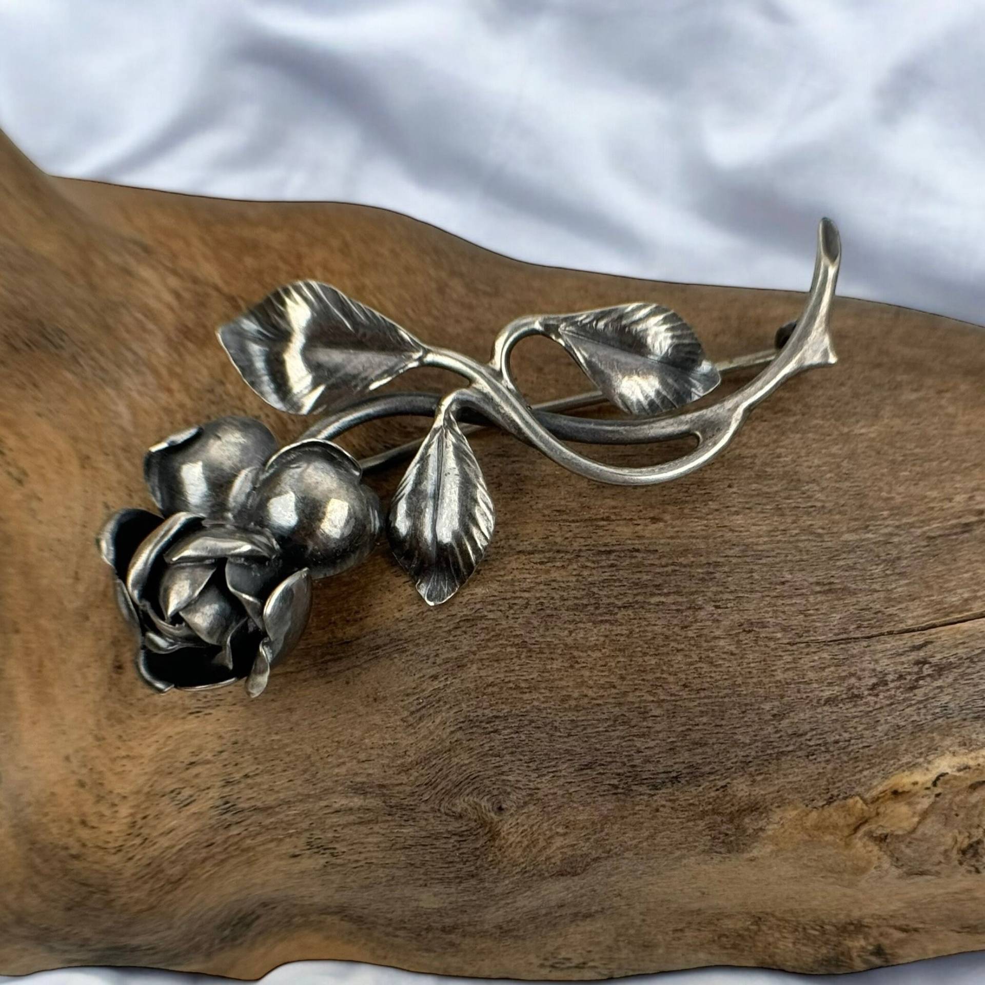 Alte Brosche 800Er Silber Rose Handarbeit Sammlerstück Vintage Geschenk Patina Damen Eyecatcher Rarität Exklusiv Jugendstil von EyecatchersJuwellery