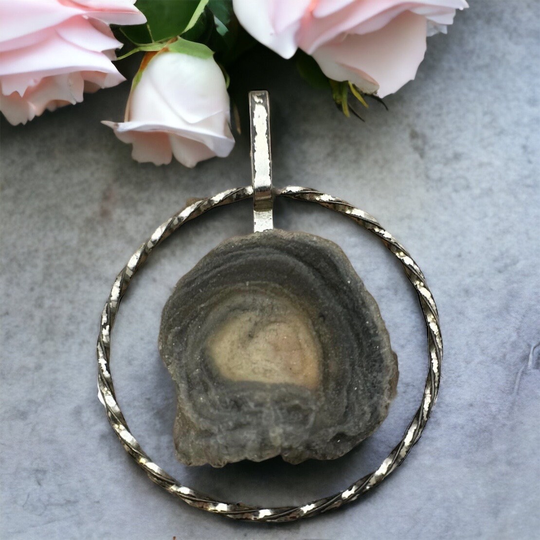 Alter Kettenanhänger 835Er Silber Vintage Geschenk Patina Luxus Accessoires Anhänger Eyecatcher Rarität Retro Zeitlos Modern von EyecatchersJuwellery