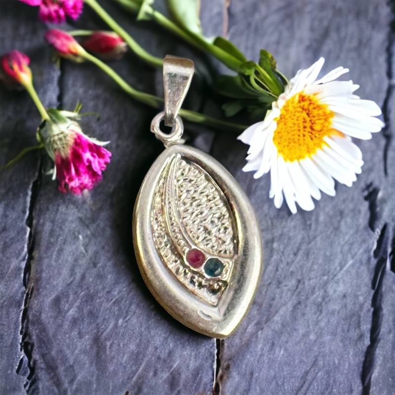 Alter Kettenanhänger 925Er Silber Vintage Geschenk Patina Alt Retro Anhänger Edel Exklusiv Eyecatcher Design von EyecatchersJuwellery