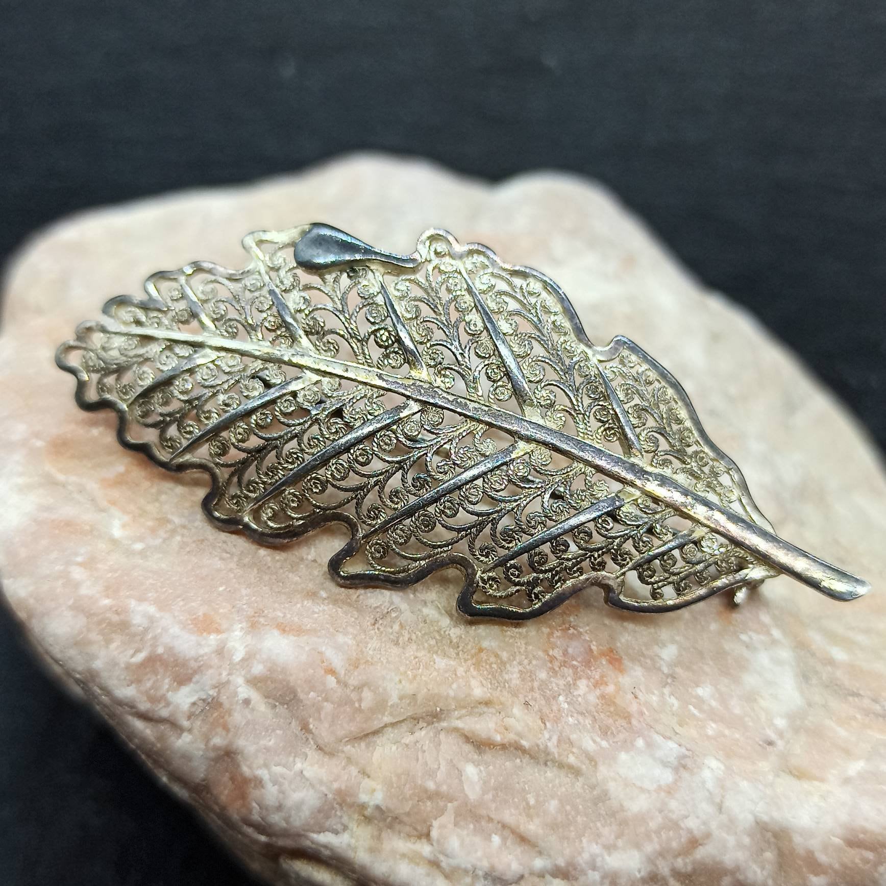 Blatt Brosche 800Er Silber Feder 54 X 23mm Sammlerstück Vintage Geschenk Patina Damen Exklusiver Eyecatcher von EyecatchersJuwellery