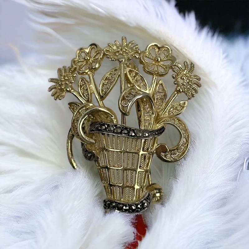 Brosche 925Er Silber Blüte Jugendstil Vintage Art Deco Markasiten Eyecatcher Blume Retro Zeitlos Modern Luxus Blumenstrauß Blumenvase von EyecatchersJuwellery