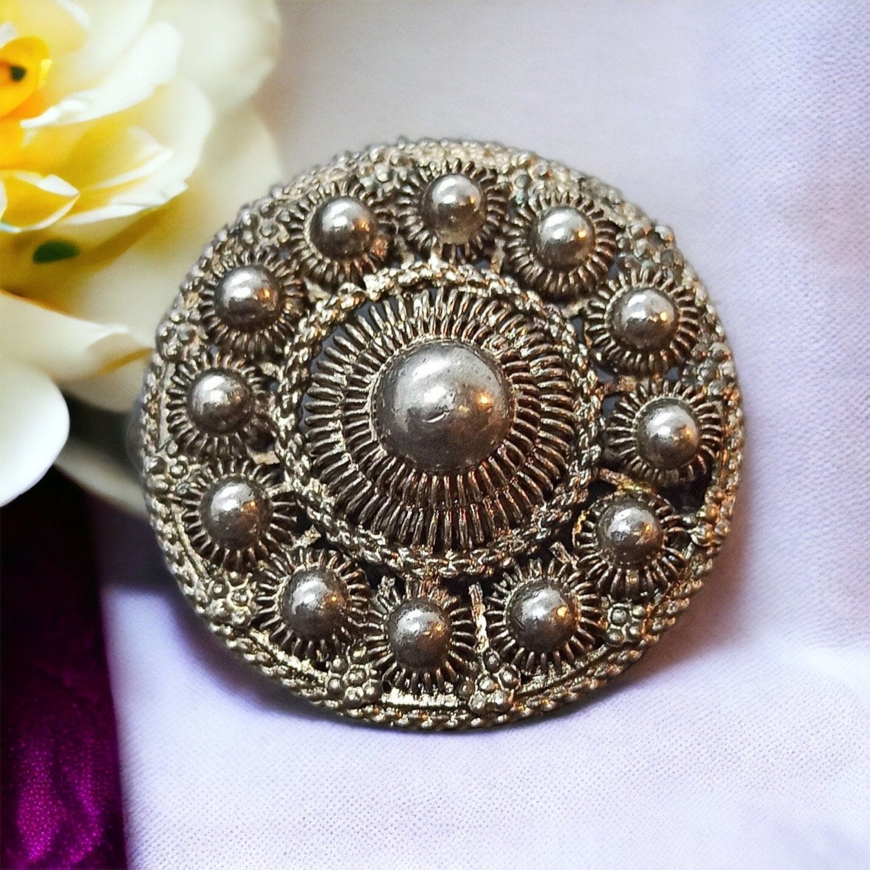 Brosche Echt Silber Trachtenschmuck Folklore Charivari 27mm Durchmesser Silberbrosche Vintage Geschenk Patina Zeeuwse Knoop von EyecatchersJuwellery