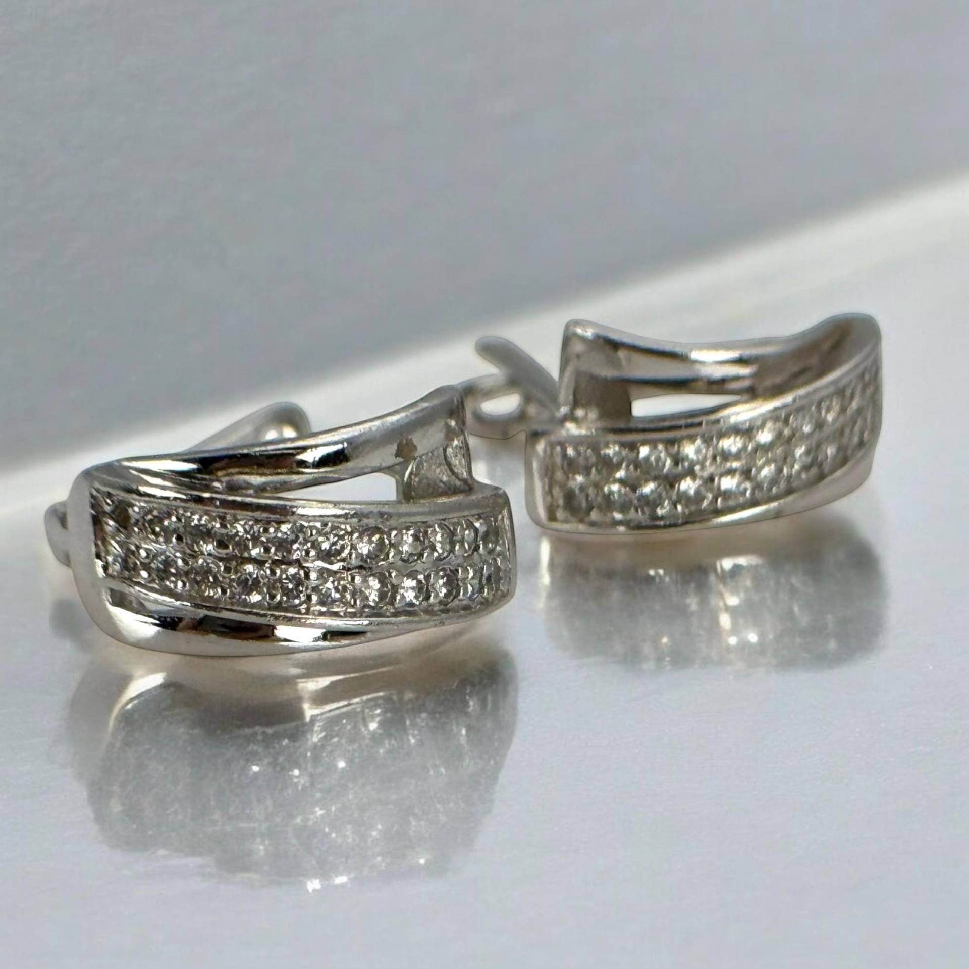 Creolen Ohrringe 925Er Silber 15mm Vintage Damen Geschenk Trend Exklusiv Eyecatcher Modern Zeitlos Fashion Rarität Luxus Scharniercreolen von EyecatchersJuwellery
