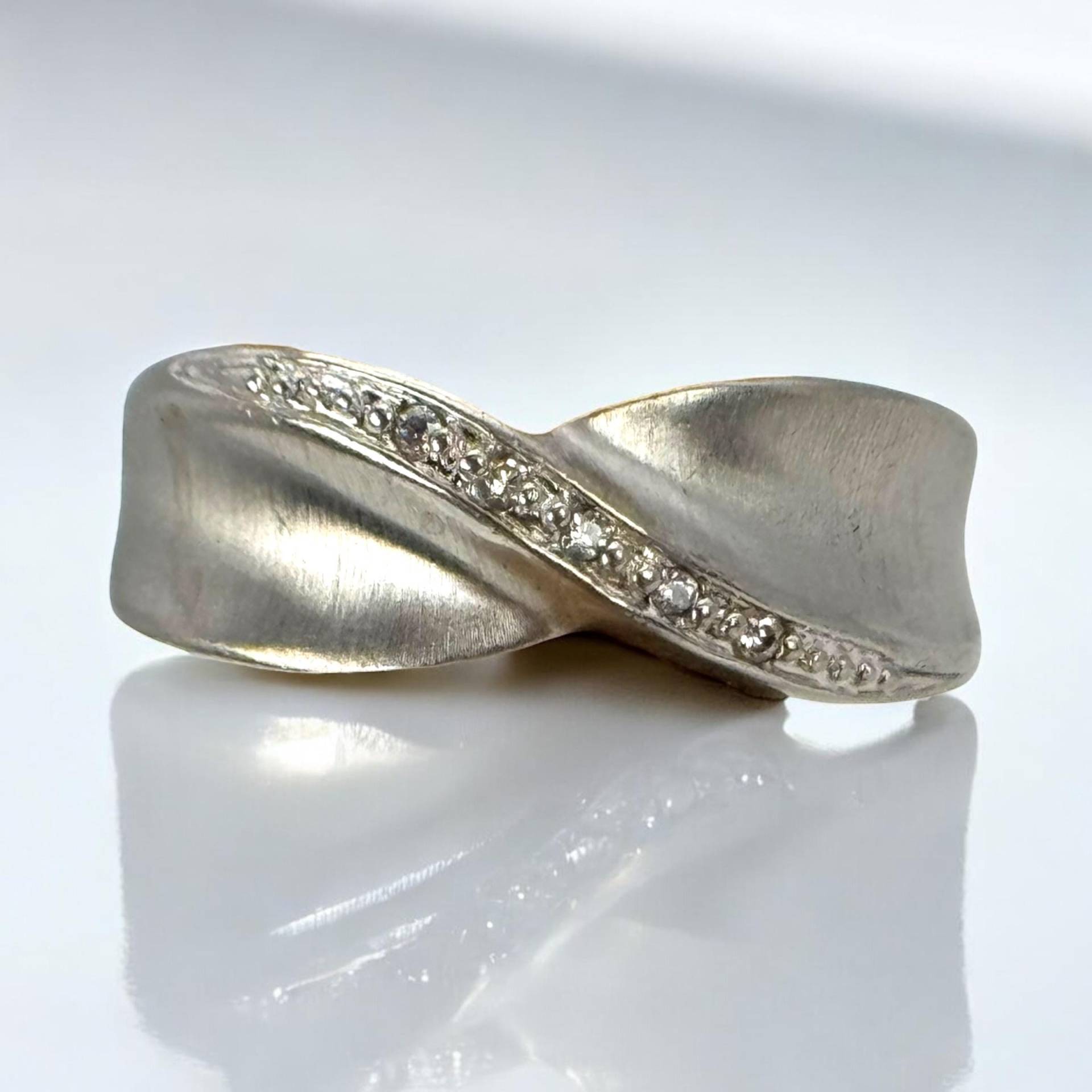 Design Ring 925Er Silber 18, 5mm Gr. 58 Patina Geschenk Damen Exklusiv Silberring Zirkonia Edelstein Retro Zeitlos Modern Vintage Eyecatcher von EyecatchersJuwellery