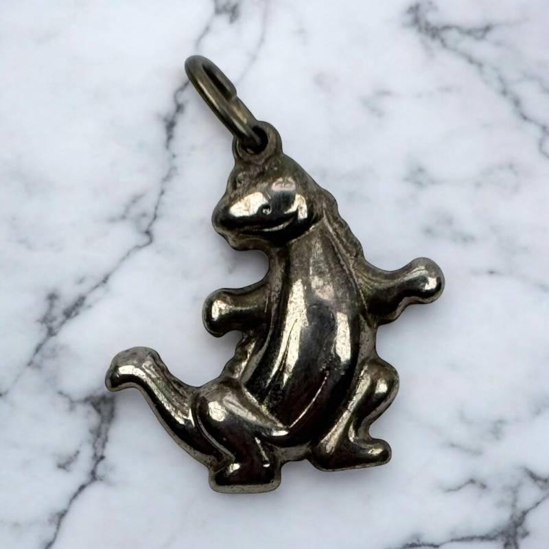 Dino Kettenanhänger 925Er Silber Vintage Geschenk Patina Anhänger Mit Modern Eyecatcher Luxus Fashion Retro Dinosaurier Drache von EyecatchersJuwellery