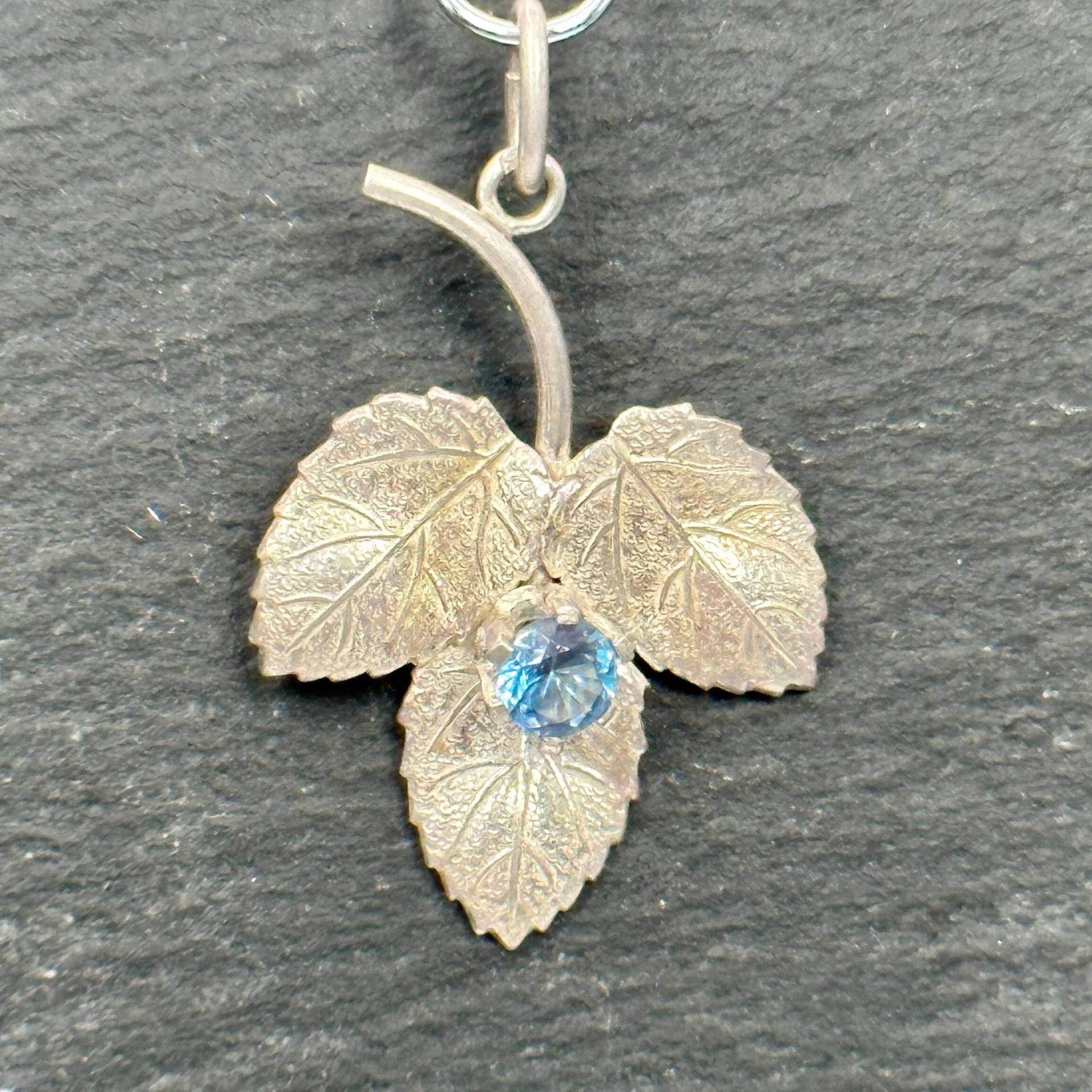 Floraler Kettenanhänger Echt Silber 32 X 20mm Vintage Design Edel Geschenk Eyecatcher Anhänger Rar Selten Art Deco Retro Zeitlos Jugendstil von EyecatchersJuwellery