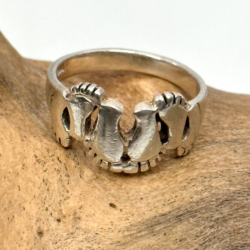 Füße Ring 925Er Silber 19mm Gr. 60 Patina Geschenk Damen Exklusiv Silberring Muster Struktur von EyecatchersJuwellery