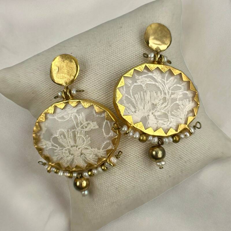 Goldene Hängeohrringe 925Er Silber Ohrstecker Vintage Geschenk Damen Rarität Luxus Ohrringe Hängend Exklusiv Art Deco Gardine Stoff Kurios von EyecatchersJuwellery