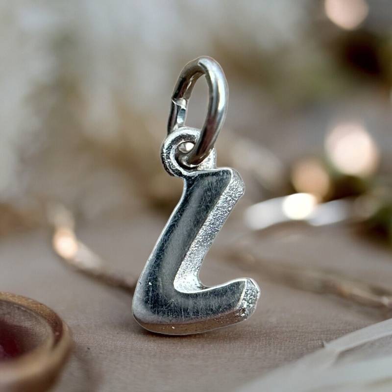J Mini Buchstabe Kettenanhänger Echt Silber Ca. 13mm X 6mm Anhänger Vintage Retro Eyecatcher Patina Exklusiv Selten Initialen Charms von EyecatchersJuwellery