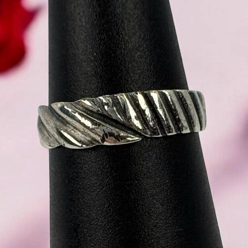 Kleiner Ring 925Er Silber Gr. 46 14, 8mm Damen Silberring Geschenk Edel Exklusiv Patina Design Alt Selten Eyecatcher Rarität Kinder Zehenring von EyecatchersJuwellery