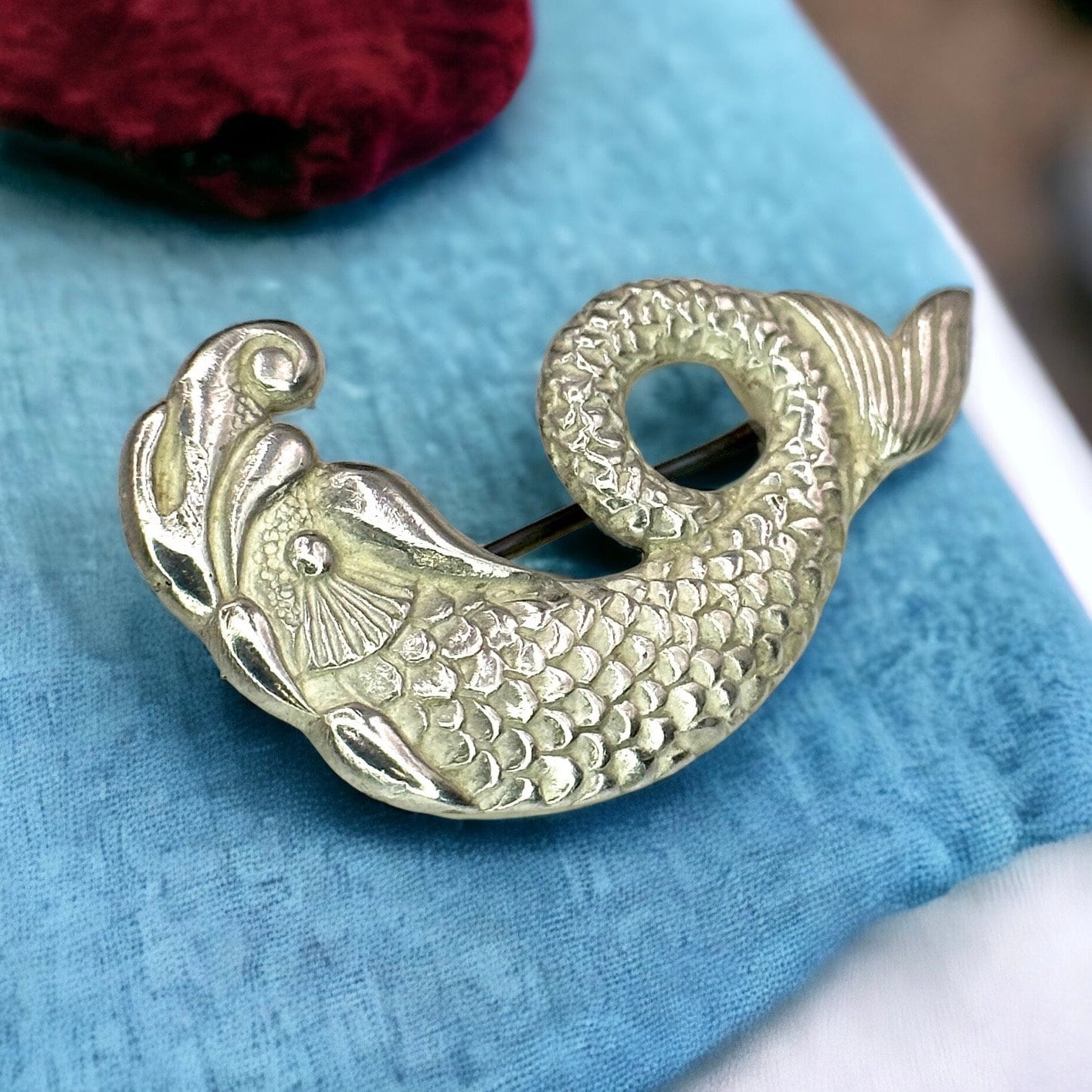 Koi Brosche Echt Silber Ca. 39mm X 24mm Exklusiv Vintage Design Damen Eyecatcher Edel Drache Retro Zeitlos von EyecatchersJuwellery