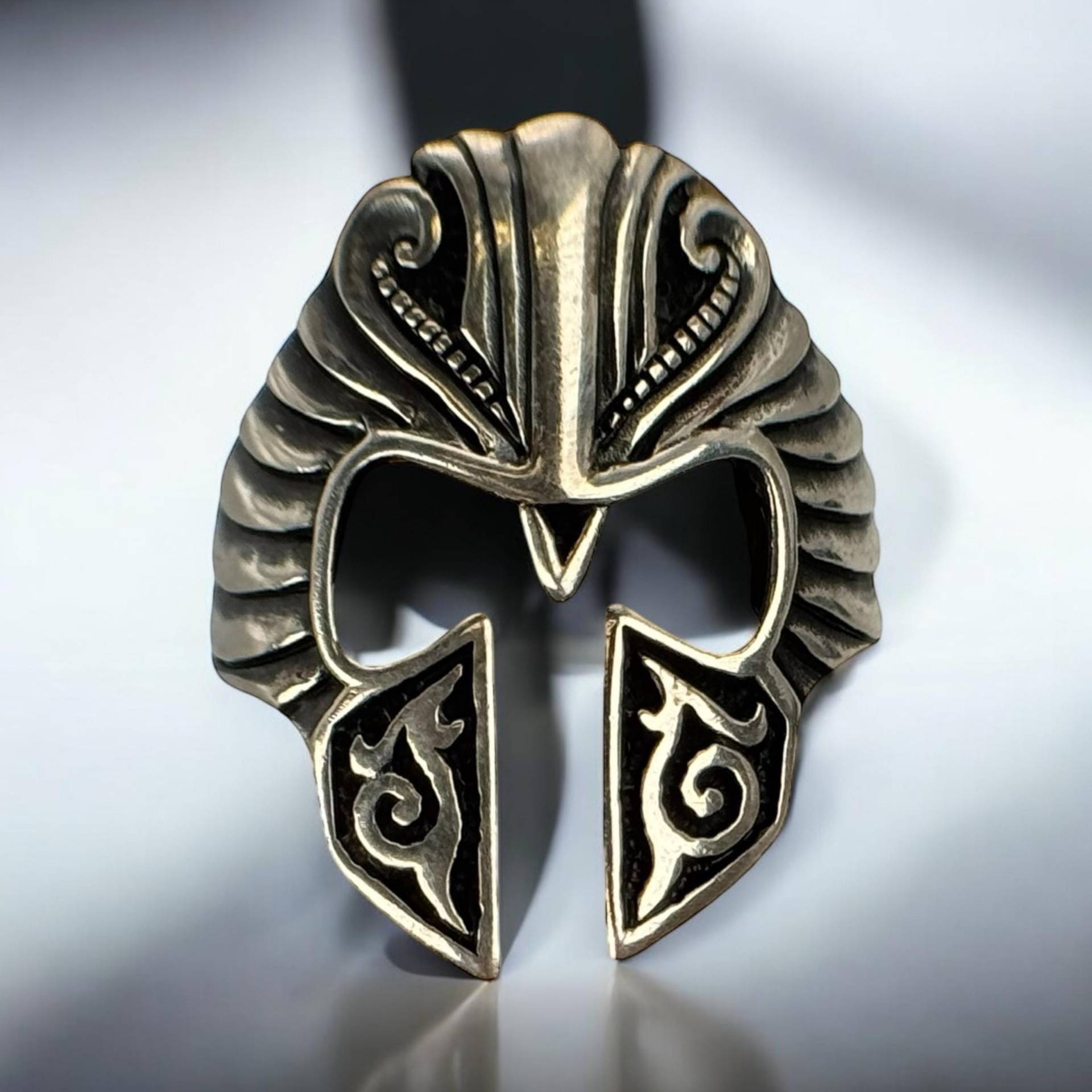 Krieger Ring 925Er Silber 21, 8mm Gr. 68 Geschenk Silberring Herren Design Luxus Nachhaltiger Vintage Retro Zeitlos Helm Gladiator Wikinger Krieger Ring 925Er Silber 21, 8mm Gr. 68 Geschenk Silberring Herren Design Luxus Nachhaltiger Vintage Retro Zeitlos Helm Gladiator Wikinger von EyecatchersJuwellery