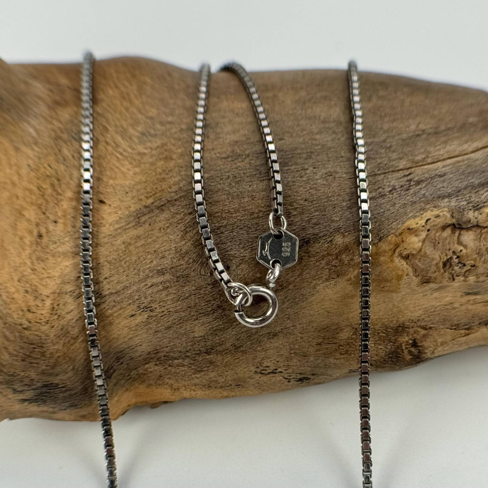 Lange Silberkette 70cm Lang 1, 4mm Breit 925Er Silber Venezianerkette Geschenk Alt Kette Eyecatcher Patina Exklusiv Design Modern Fashion von EyecatchersJuwellery