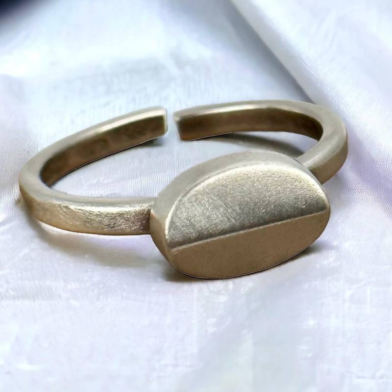 Mattierter Ring 835Er Silber Vintage 17, 2mm Gr. 54 Geschenk Edel Exklusiv Silberring Mit Patina Damen Design Stilvoll Verstellbar von EyecatchersJuwellery