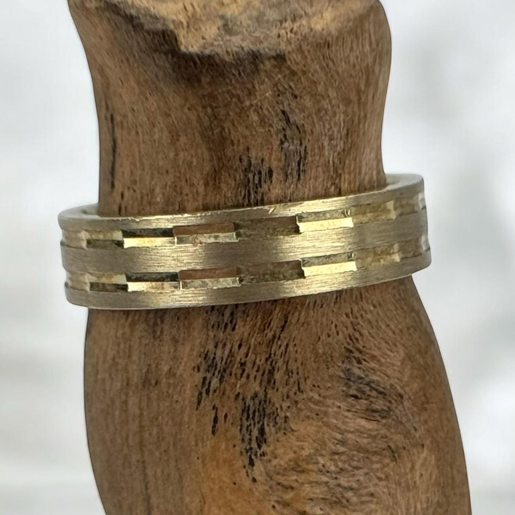 Moderner Ring Vintage 925Er Silber 18, 2mm Gr. 57 Geschenk Silberring Herren Damen Used Nachhaltiger Schmuck Exklusiv Retro Zeitlos Fashion Moderner Ring Vintage 925Er Silber 18, 2mm Gr. 57 Geschenk Silberring Herren Damen Used Nachhaltiger Schmuck Exklusiv Retro Zeitlos Fashion von EyecatchersJuwellery