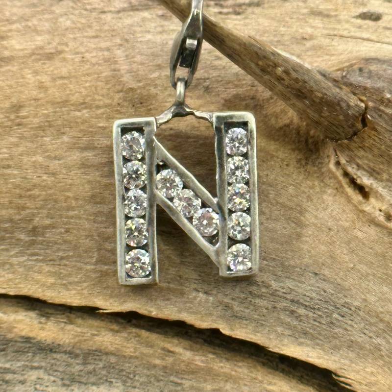 N Buchstabe Kettenanhänger 925Er Silber Ca. 26 X 13mm Anhänger Vintage Retro Eyecatcher Patina Exklusiv Selten Initialen Charms N Buchstabe Kettenanhänger 925Er Silber Ca. 26 X 13mm Anhänger Vintage Retro Eyecatcher Patina Exklusiv Selten Initialen Charms von EyecatchersJuwellery