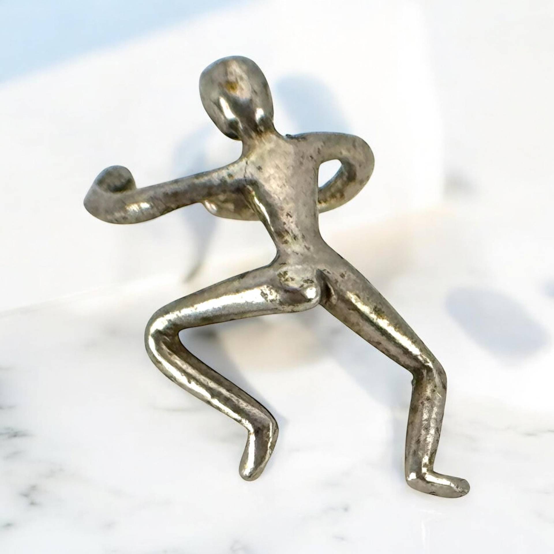 Ohrclip Lustiger Bergsteiger Echt Silber Hipster Accessoires Funny Ohrring Modern Fashion Rarität Clip Must Have Eyecatcher Exklusiv Luxus von EyecatchersJuwellery