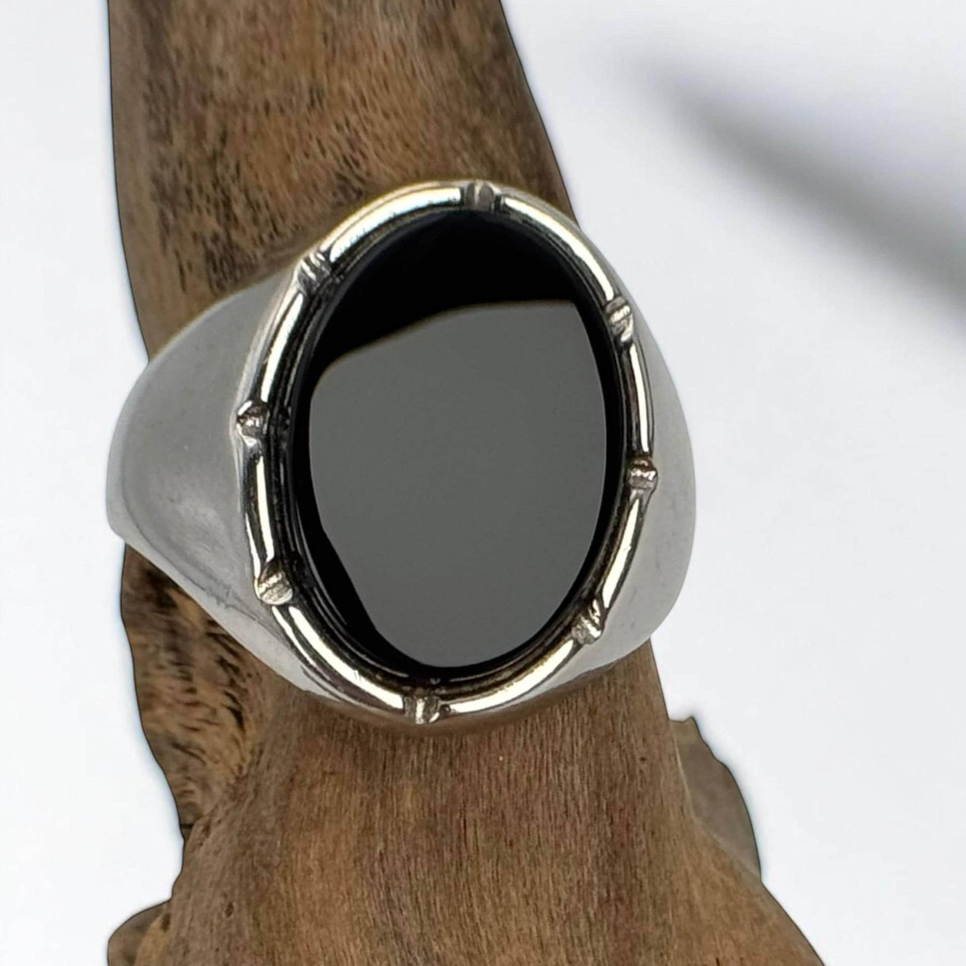 Onyx Ring 925Er Silber 21, 8mm Gr. 68 Geschenk Silberring Damen Herren Design Luxus Nachhaltiger Schmuck Vintage Retro Zeitlos Glatt Onyx Ring 925Er Silber 21, 8mm Gr. 68 Geschenk Silberring Damen Herren Design Luxus Nachhaltiger Schmuck Vintage Retro Zeitlos Glatt von EyecatchersJuwellery