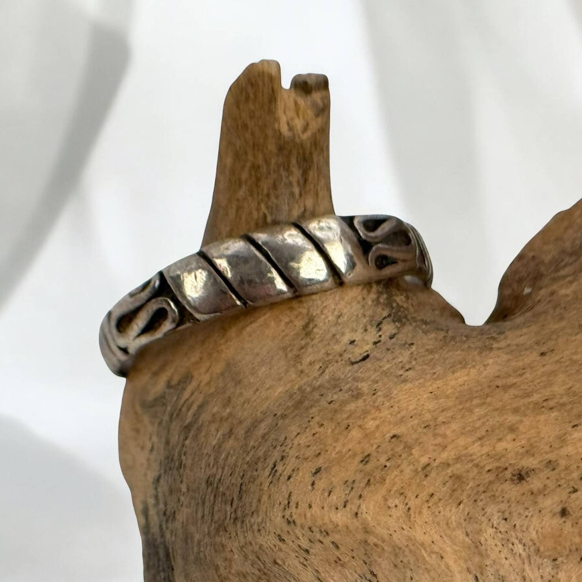 Patina Ring Vintage 925Er Silber 18, 2mm Gr. 57 Geschenk Silberring Herren Damen Used Nachhaltiger Schmuck Exklusiv Retro Zeitlos Patina Ring Vintage 925Er Silber 18, 2mm Gr. 57 Geschenk Silberring Herren Damen Used Nachhaltiger Schmuck Exklusiv Retro Zeitlos von EyecatchersJuwellery