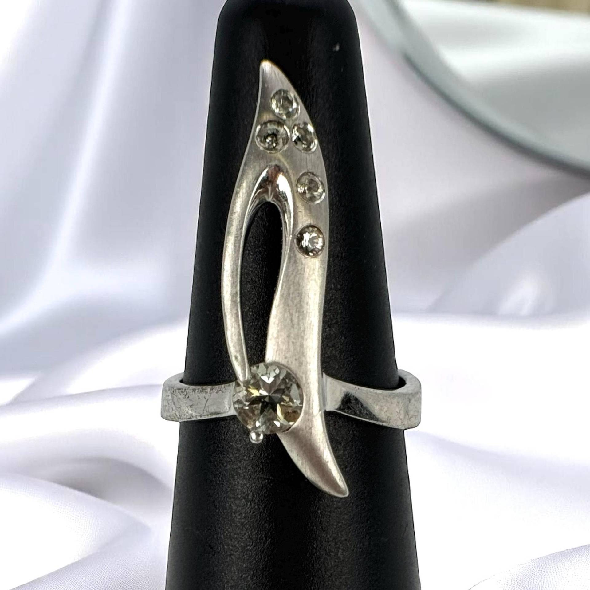 Ring 925Er Silber 17, 8mm Gr. 56 Silberring Zirkonia Edelsteine Eyecatcher Design Vintage Rarität Massiv Geschenk Damen Modern Fashion Exklus von EyecatchersJuwellery