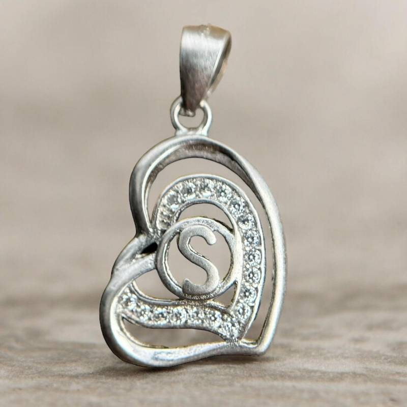 S Buchstabe Kettenanhänger 925Er Silber Anhänger Vintage Retro Eyecatcher Patina Exklusiv Initialen Charms Modern Fashion Herz Zirkonia S Buchstabe Kettenanhänger 925Er Silber Anhänger Vintage Retro Eyecatcher Patina Exklusiv Initialen Charms Modern Fashion Herz Zirkonia von EyecatchersJuwellery