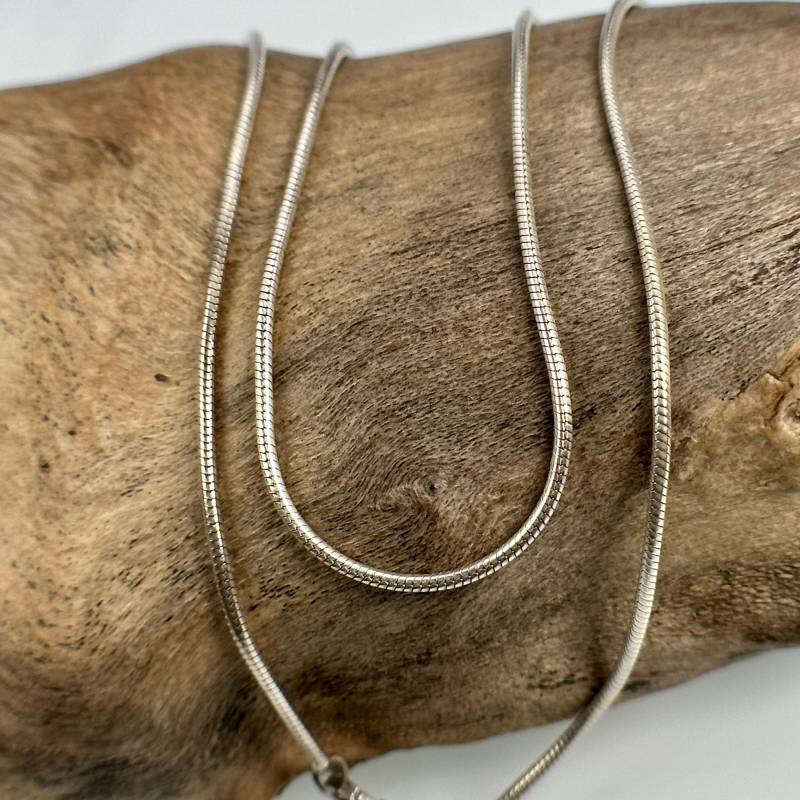 Schlangenkette 42, 5cm Lang 1, 2mm 925Er Silber Silberkette Collier Vintage Patina Retro Kette Damen Geschenk Eyecatcher Luxus Halskette Cool von EyecatchersJuwellery