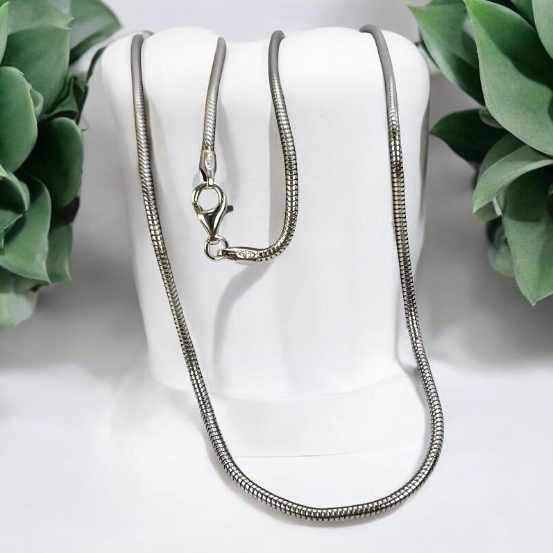 Schlangenkette 42cm Lang 1, 8mm 925Er Silber Silberkette Collier Vintage Patina Retro Kette Damen Geschenk Eyecatcher Luxus Halskette Cool Schlangenkette 42cm Lang 1, 8mm 925Er Silber Silberkette Collier Vintage Patina Retro Kette Damen Geschenk Eyecatcher Luxus Halskette Cool von EyecatchersJuwellery