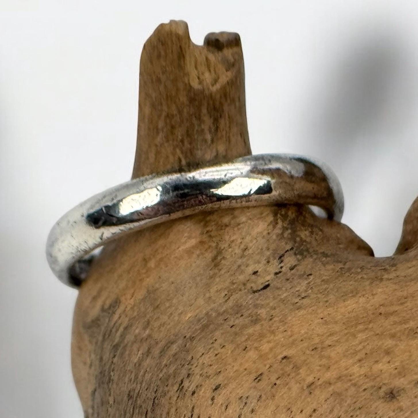 Vintage Ring 925Er Silber Patina Gr. 53 16, 9mm Damen Silberring Geschenk Selten Edel Exklusive Design Luxus Glatt Klassisch Modern Retro von EyecatchersJuwellery