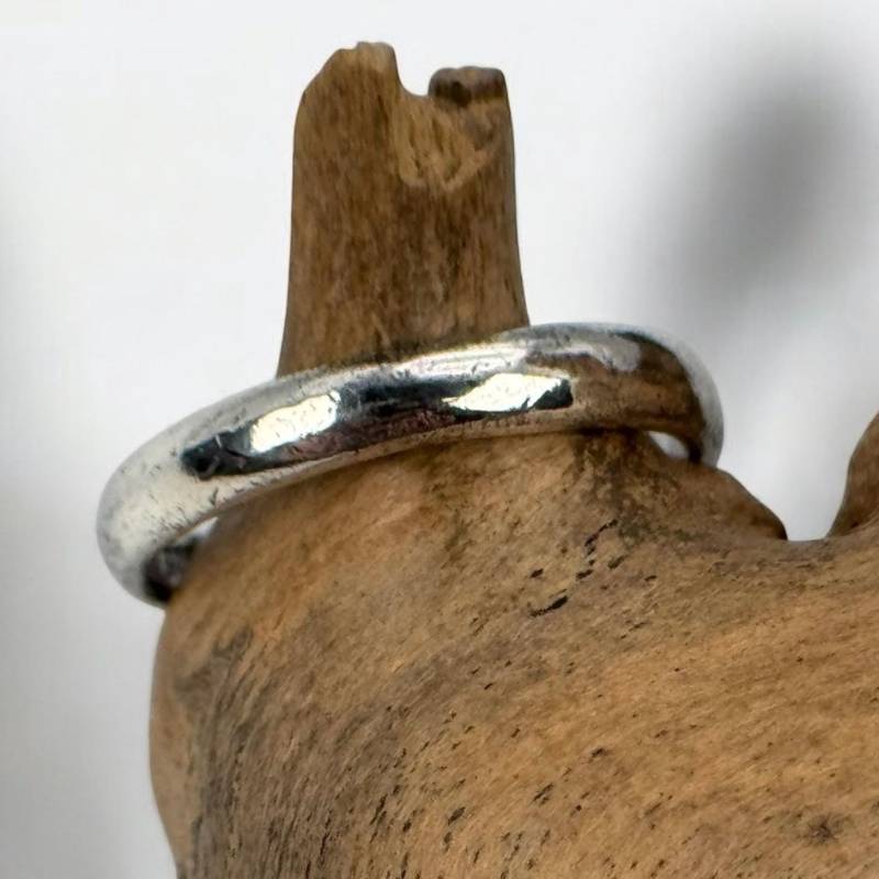 Vintage Ring 925Er Silber Patina Gr. 53 16, 9mm Damen Silberring Geschenk Selten Edel Exklusive Design Luxus Glatt Klassisch Modern Retro von EyecatchersJuwellery