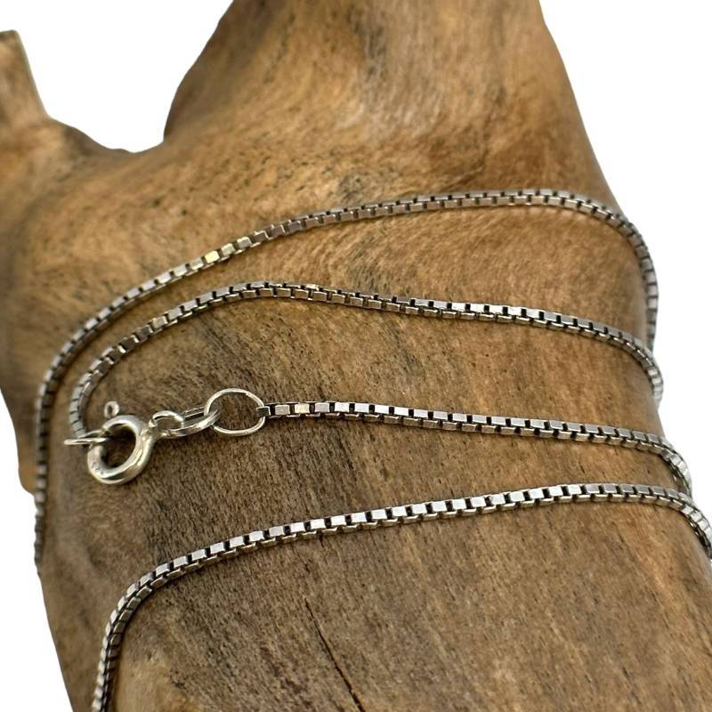 Vintage Silberkette Ca. 42cm Lang 1mm Breit 925Er Silber Venezianerkette Geschenk Alt Kette Eyecatcher Patina Exklusiv Design von EyecatchersJuwellery