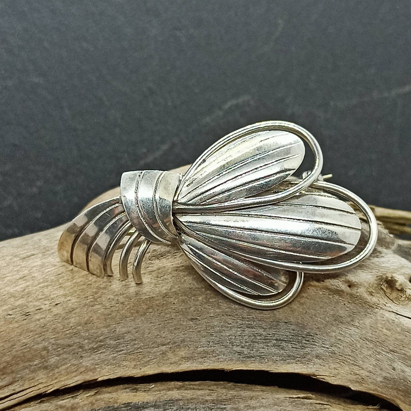 stilvolle Brosche 835Er Silber Ca. 5 X 3cm Schmuck Eyecatcher Geschenk Vintage Retro Silberbrosche Exklusives Design Luxus Accessoires von EyecatchersJuwellery