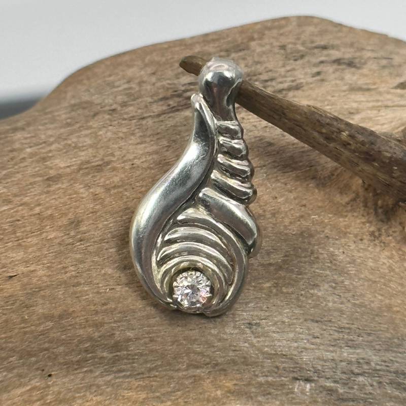 stilvoller Anhänger 925Er Silber 22 X 12mm Kettenanhänger Zirkonia Vintage Edles Design Geschenk Damen Retro Zeitlos Modern von EyecatchersJuwellery