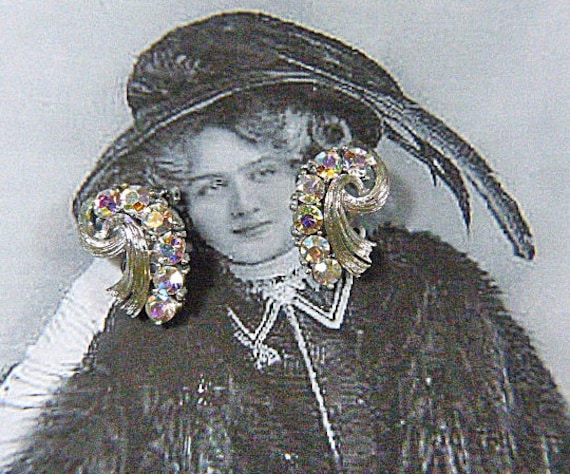 Vintage 50Er Jahre 60Er Lisner Aurora Borealis Clip Ohrringe - V-Ohr 200 Ohrclips von EyecatchersLuxuries