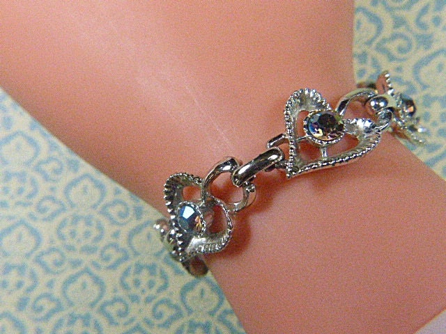 Vintage Aurora Borealis Und Silber Herz Armband - Brac-155 Vintage Aurora Borealis Und Silber Herz Armband - Brac-155 von EyecatchersLuxuries