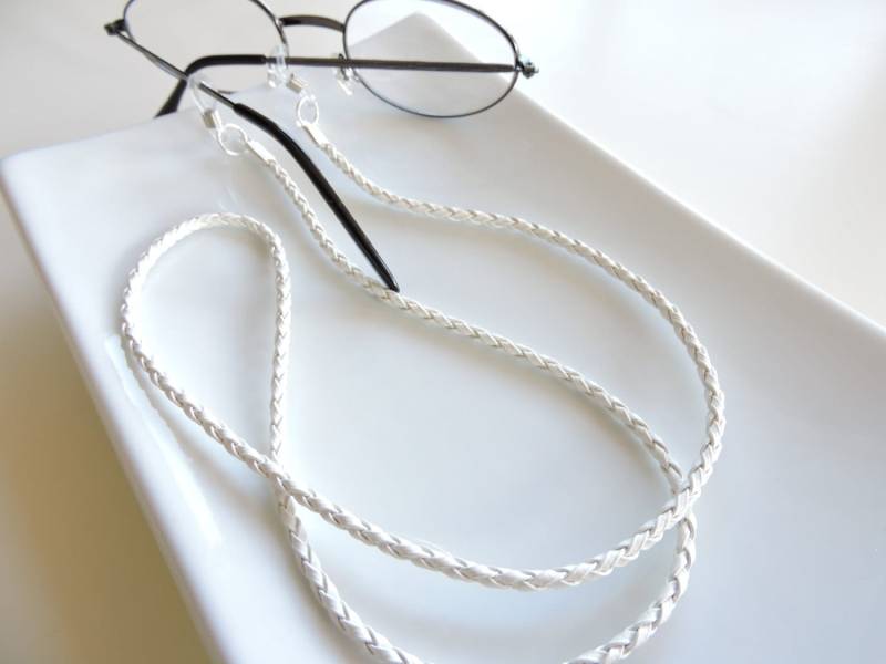 Geflochtene Leder Weiß Brillenkette - Kette Lesebrillenhalter Sonnenbrillenhalter Brillenhalter von EyeglassLanyards