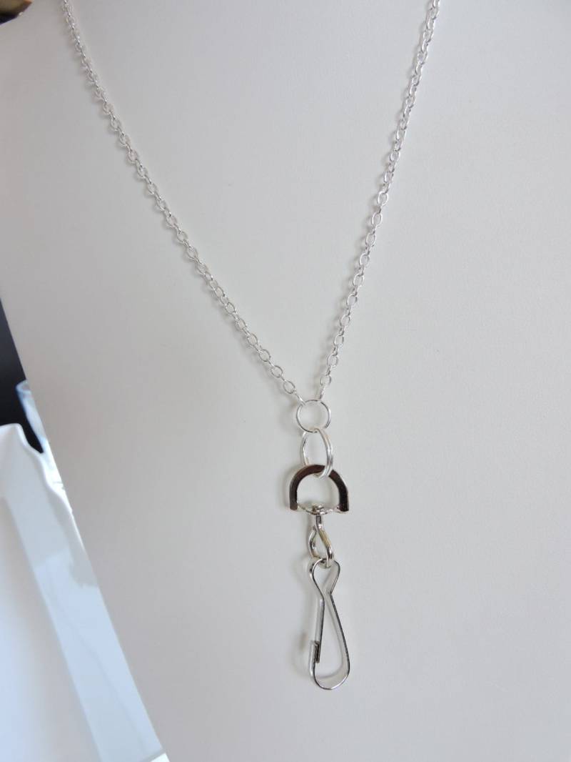 Silber Id Herzförmige Badge Holder, Silberkette Lanyard, Kette Id Arbeit Holder Foto von EyeglassLanyards