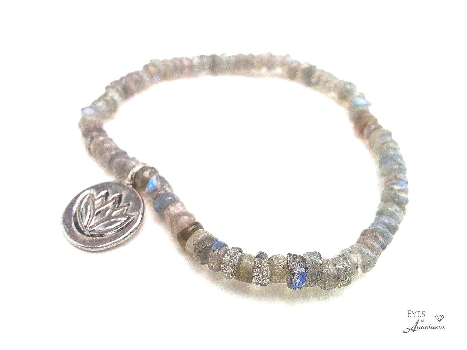 Labradorit Stretch Armband Lotus Blume Anhänger, Yoga Meditation Geschenk von EyesofAnastasia