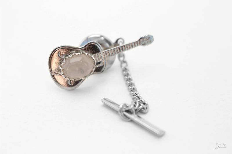 Rosenquarz Gitarre Pin Musiker Geschenk, Gitarrengurt Schmuck von EyesofAnastasia