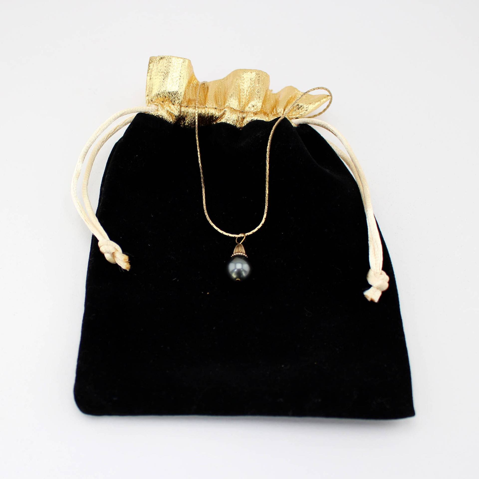 Tahitiperlen Tropfen Kette Schwarze Perle, 14K Gold Filled Kette von EyesofAnastasia