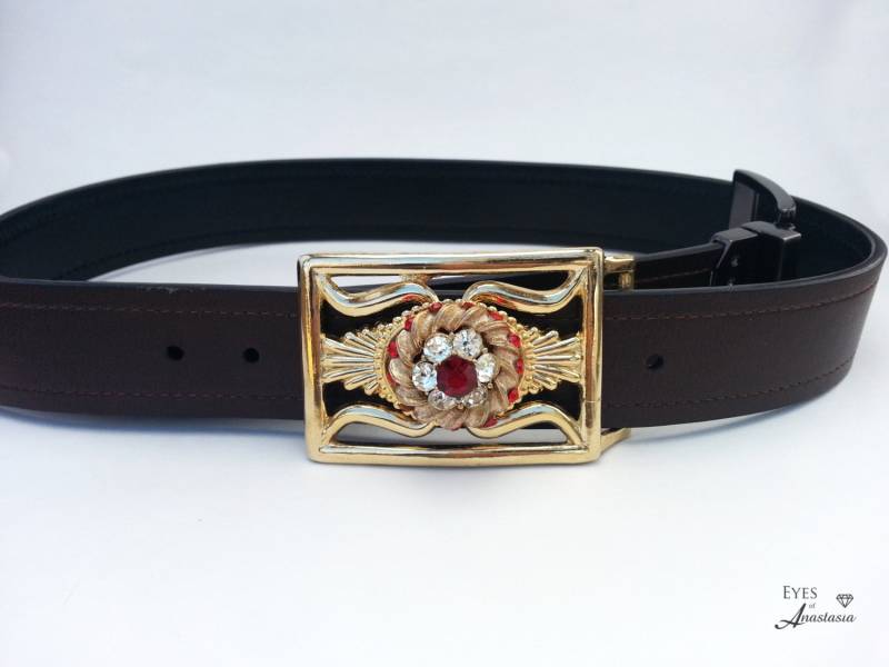 Rote Strass Western Gürtelschnalle Vergoldetes Cowgirl Stern Texas von EyesofAnastasia