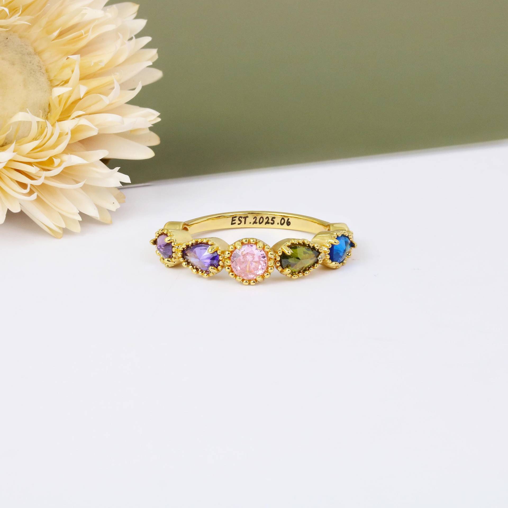 Custom Engraved Birthstone Ring, Personalized 1-6 Family Birthstones Ring, Multi Ring, Mothers Ring, Gift For Grandmom, Birthday Gift von EzGiftables
