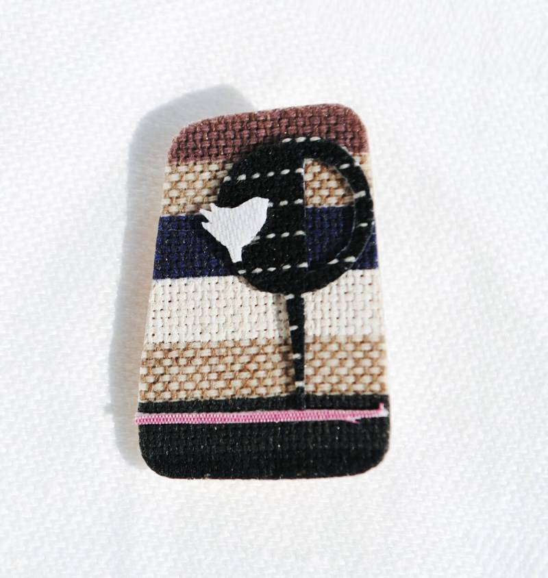 Faserkunst-Brosche "Vogel Auf Baum" - Gestreift Textil - Rechteckform Anstecknadel Versandkostenfrei Nach Deutschland" Faserkunst-Brosche "Vogel Auf Baum" - Gestreift Textil - Rechteckform Anstecknadel Versandkostenfrei Nach Deutschland" von FABRICase