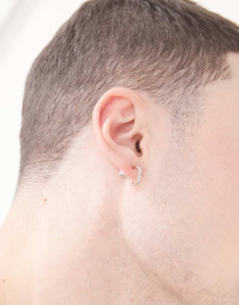 Faded Future - Creolen in Silberoptik mit Steckverschluss von FADED FUTURE