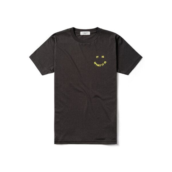 FANTASTIC REALITY STUDIOS IT IS WHAT IT IS CHARCOAL T-SHIRT – Bio-Baumwolle, Unisex FANTASTIC REALITY STUDIOS IT IS WHAT IT IS CHARCOAL T-SHIRT – Bio-Baumwolle, Unisex von FANTASTIC REALITY STUDIOS